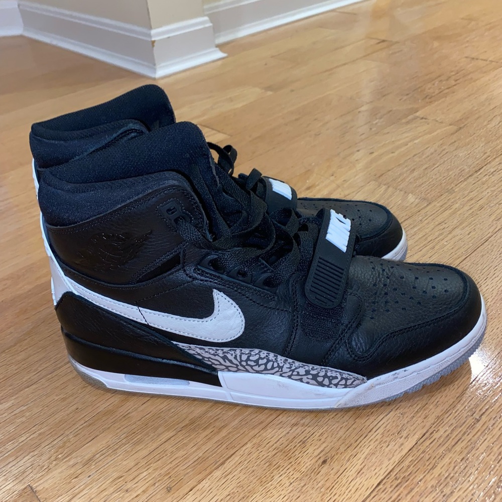 Nike Air Jordan men’s size 11 black - no box